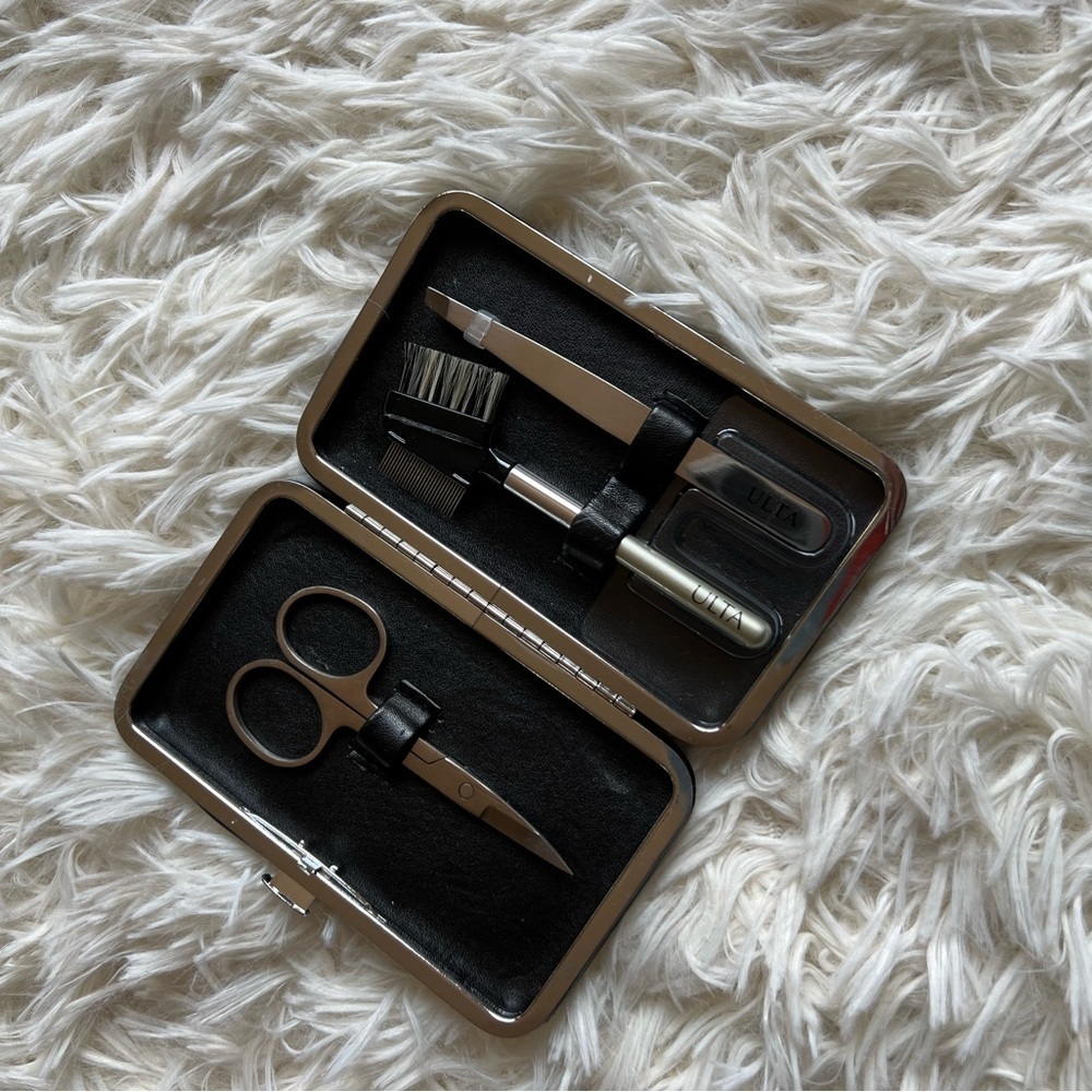 Ulta travel‎ nail and grooming  kit NEW